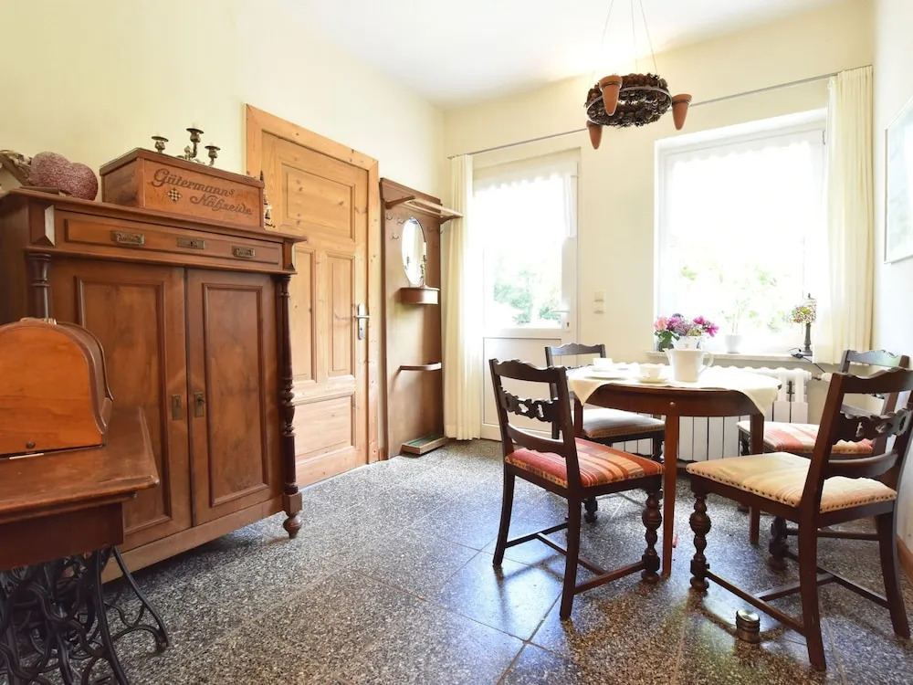 Landhauswohnung in Kroepelin mit Grossem Garten