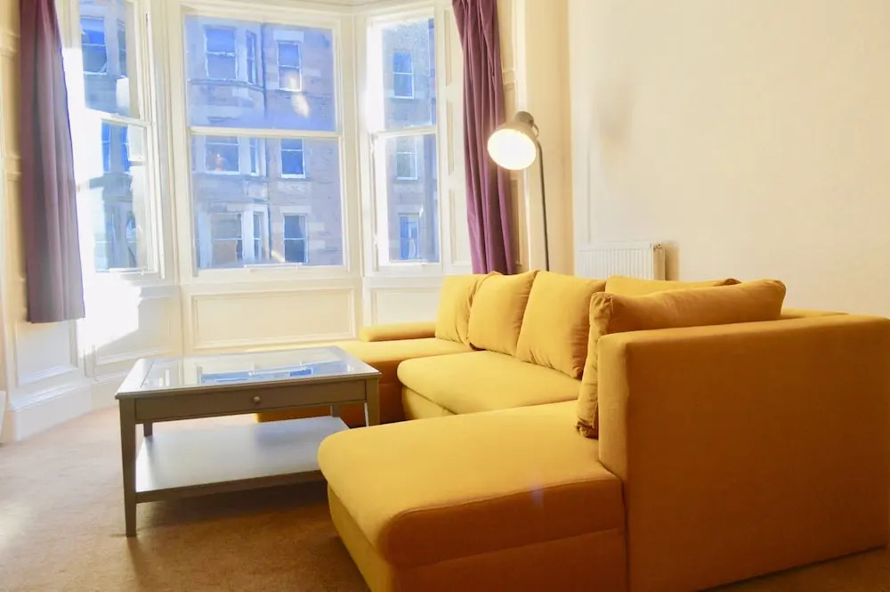3 Bedroom Bruntsfield Flat