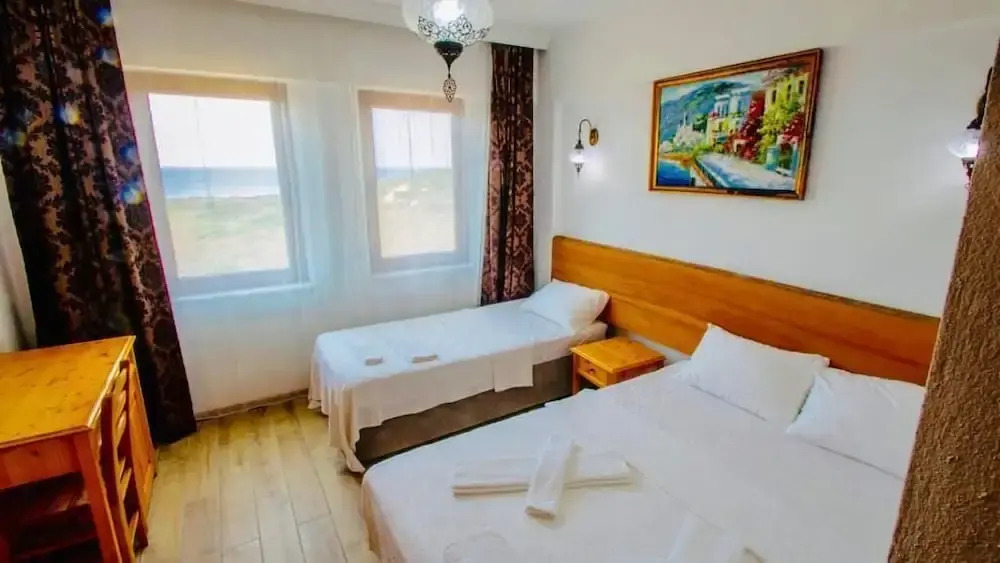 Sukha Inn Otel & Beach