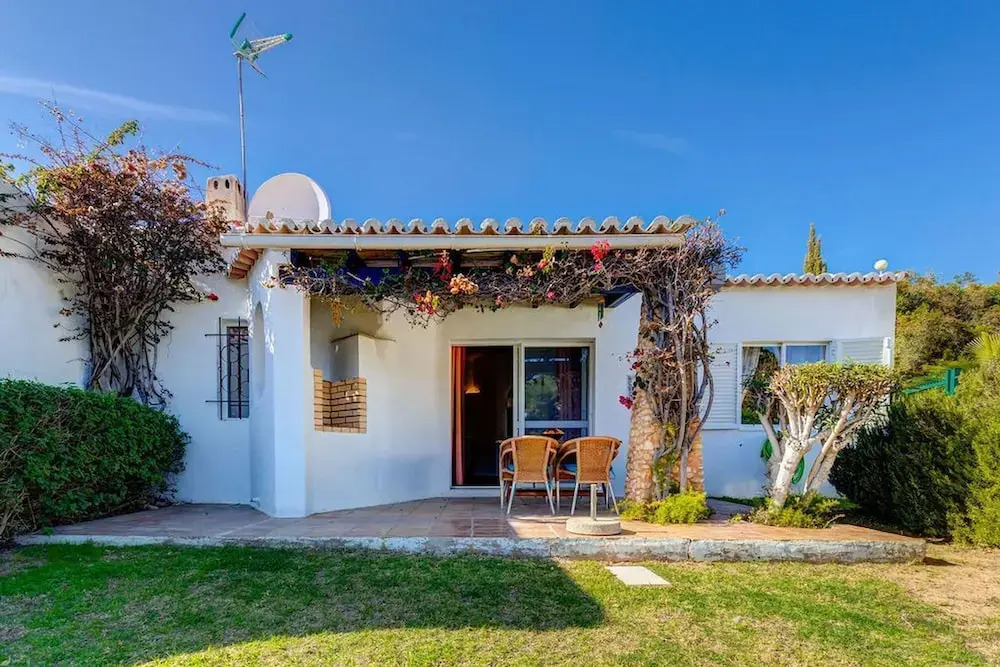 C28 Q P Amazing House Nested in the Heart of Ca