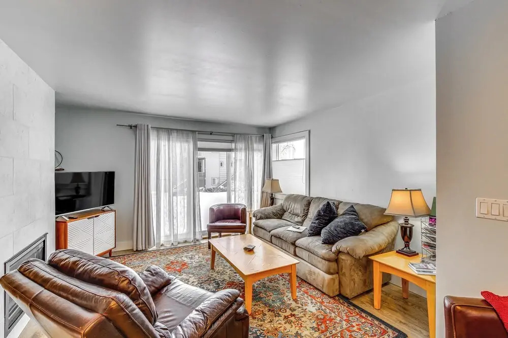 Near Hiking: Cozy Anchorage Retreat w/ Fireplace!