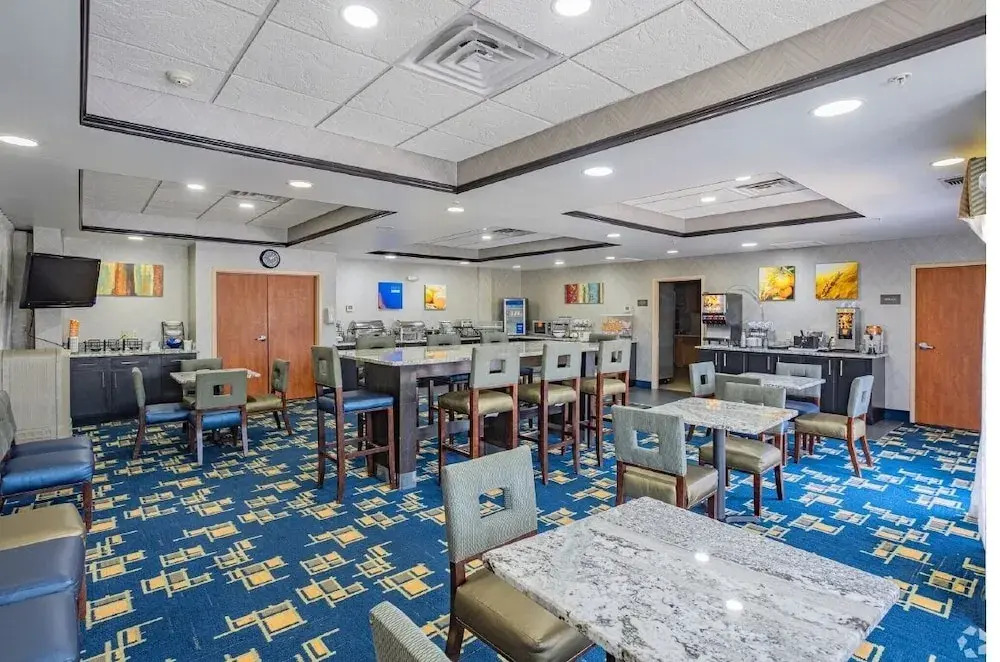 Comfort Inn & Suites