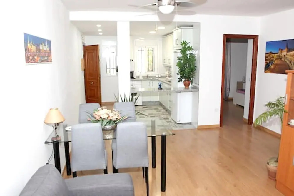 Apartment with 3 Bedrooms in Sevilla