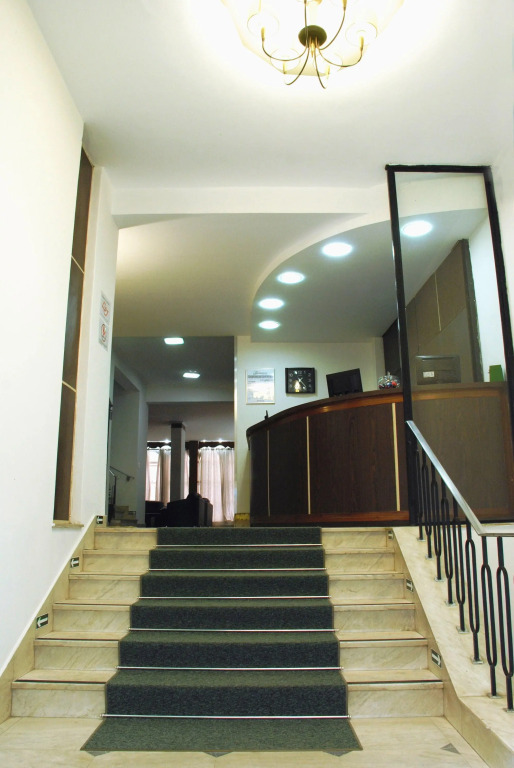 Turrance White Hotel