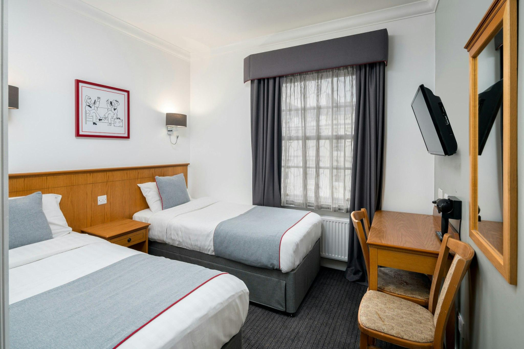 OYO Townhouse New England, London Victoria