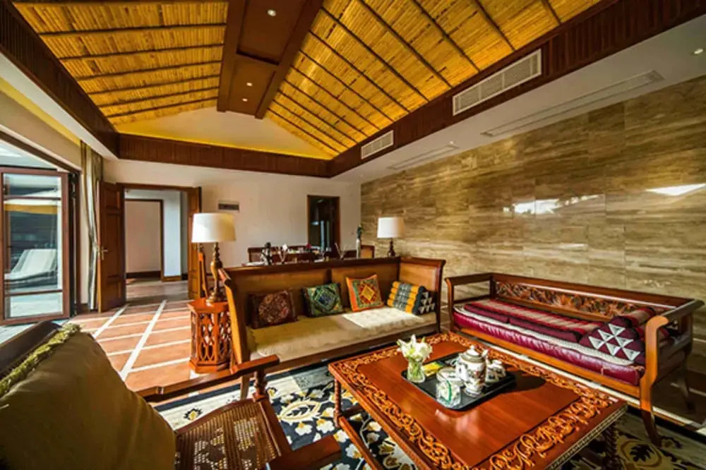 Hui Zhou Hou Niao Shui Rong Zhuang Villa
