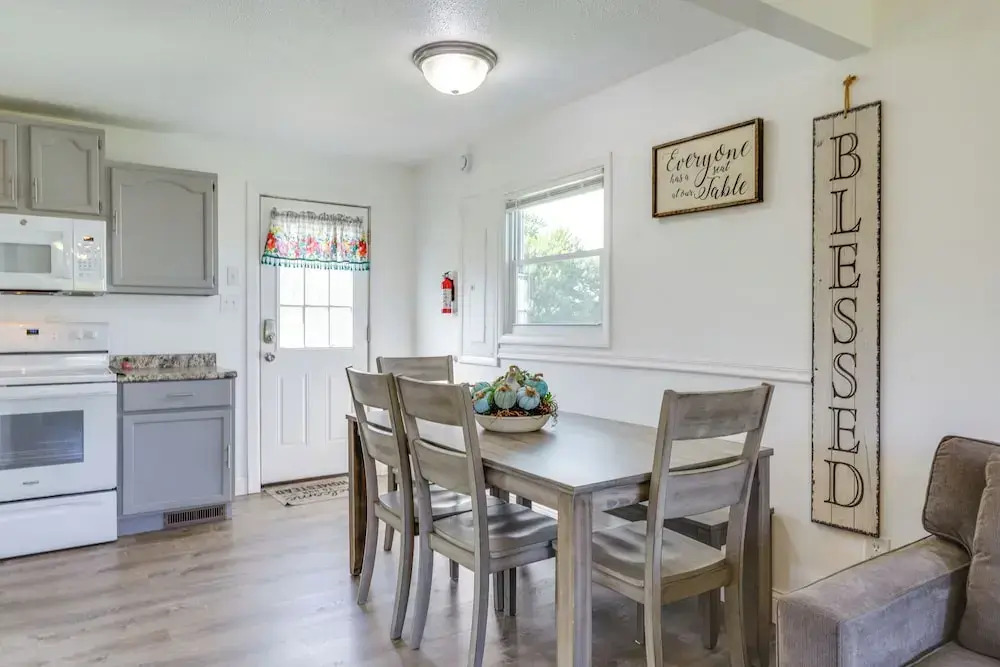 1 Mi to Main Street: Family Home in Williamstown