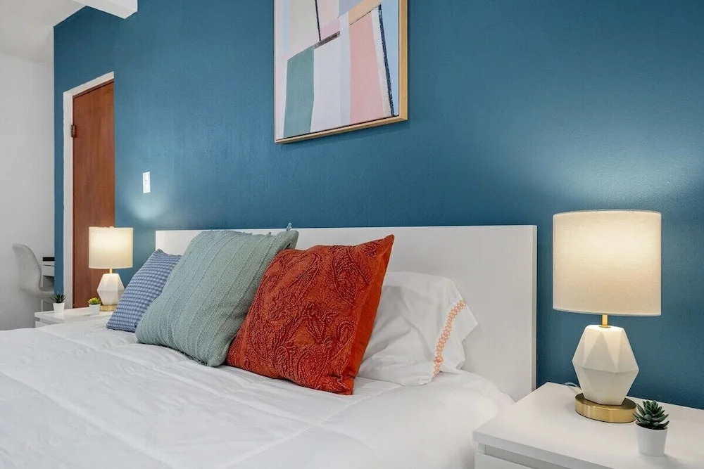 Puerto Rico Oceanpark Beach Rental With King Size Bed Otium Rentals
