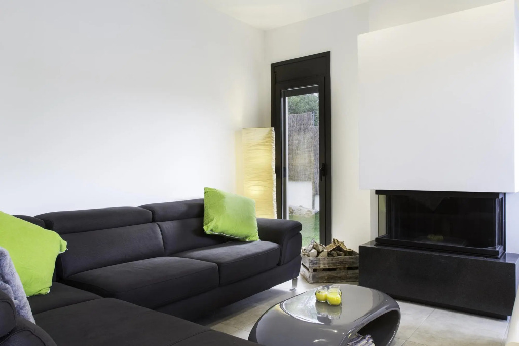 Elia in L'Escala with 3 bedrooms and 2 bathrooms