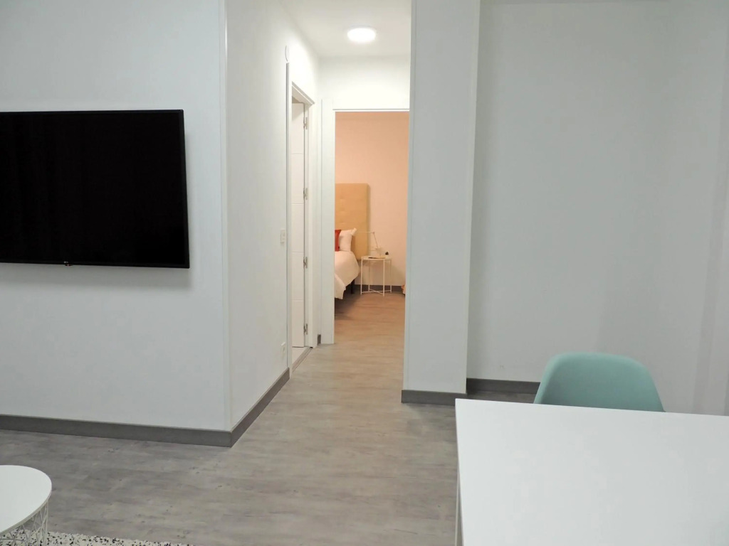 Casa Gascona con parking, wifi y netflix gratis!! By DeLabra Apartments