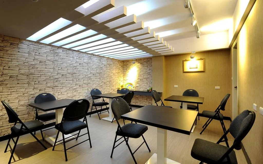 Just Live Inn-Taipei Station