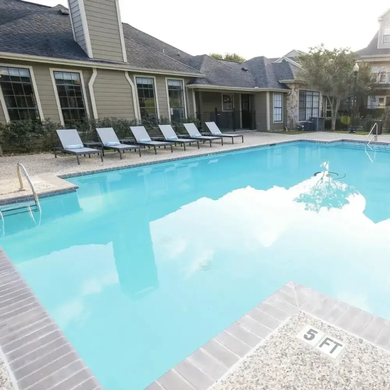 Landing Amazing 1bd, Clubhouse, Pool
