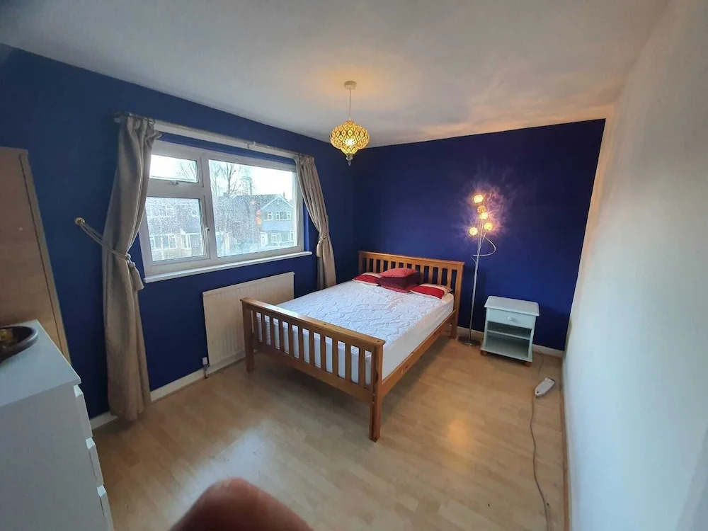 Detached 4-bed House in Leeds