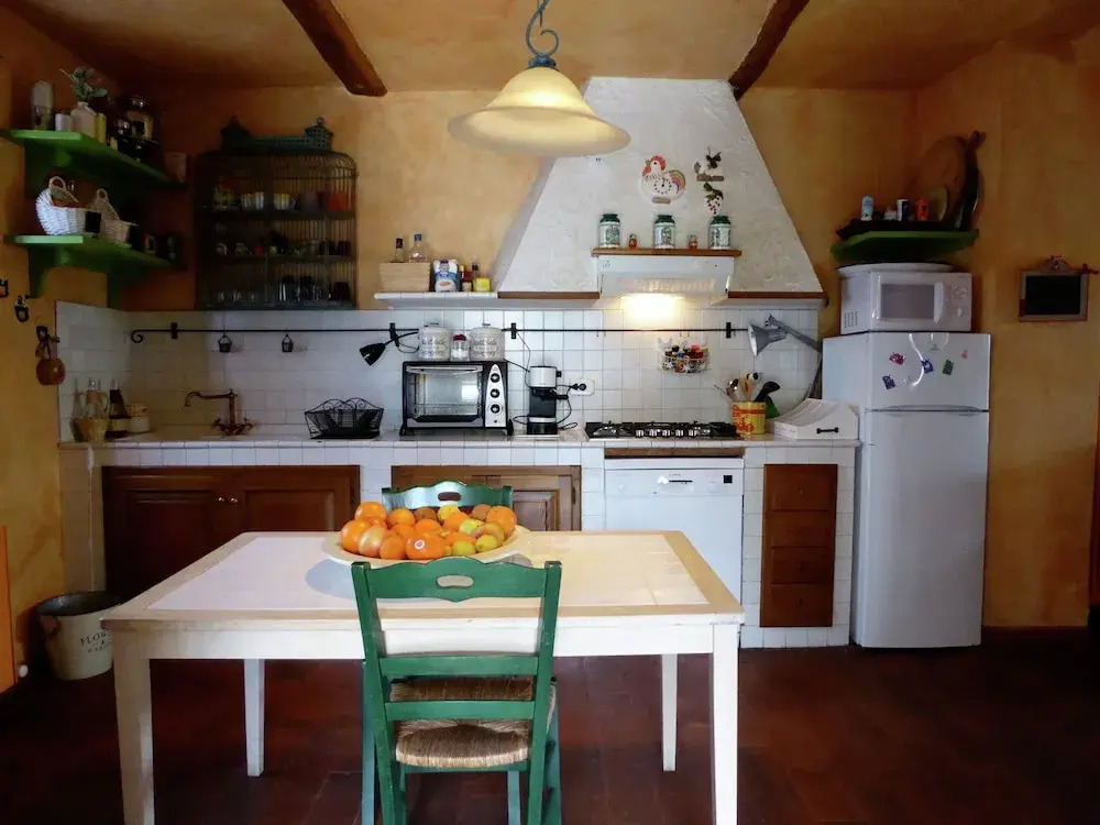 Tranquil Villa in San Romano di Garfagnana with Hot Tub