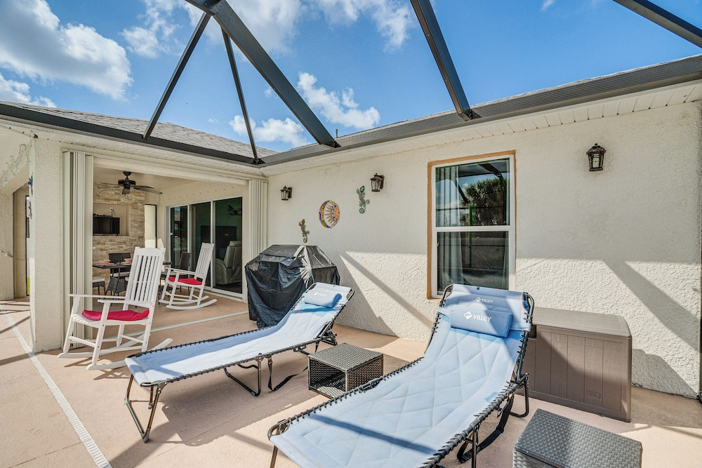 Dog-friendly Cape Coral Home: Private Pool!