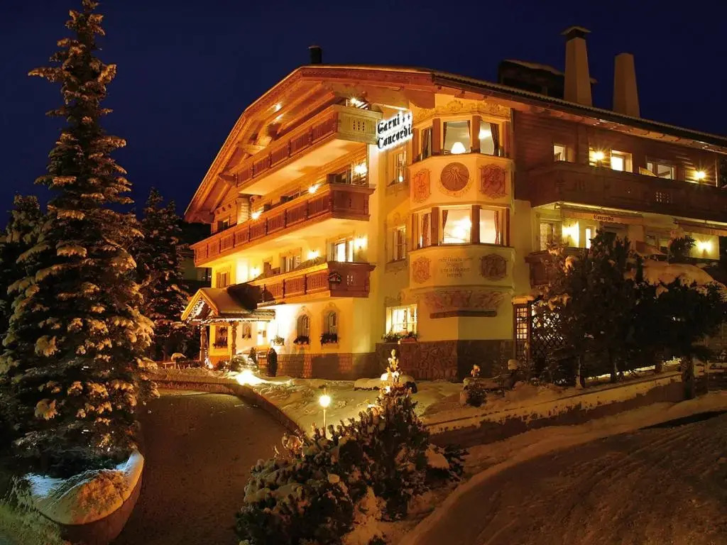 Hotel Garni Concordia - Dolomites Home