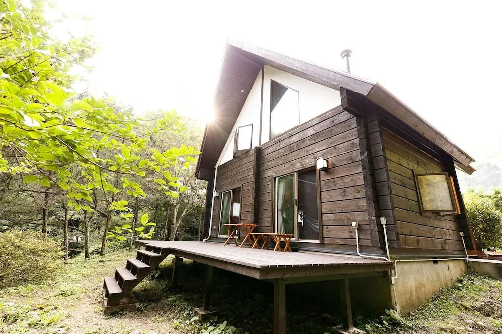 Loghouse Seseragi