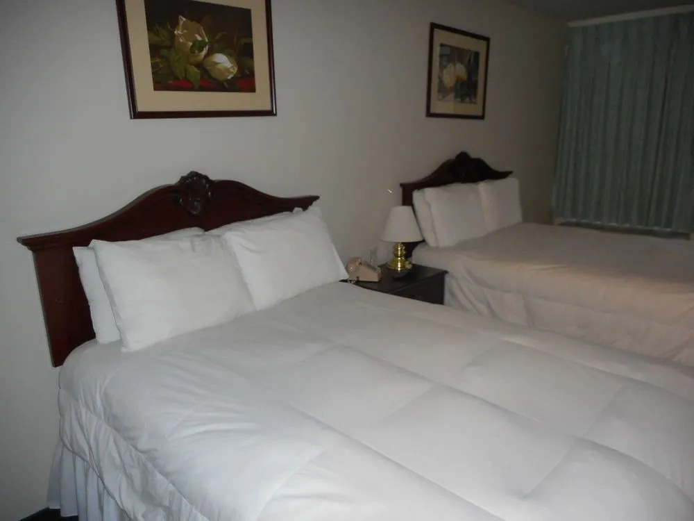 Highlander Motel