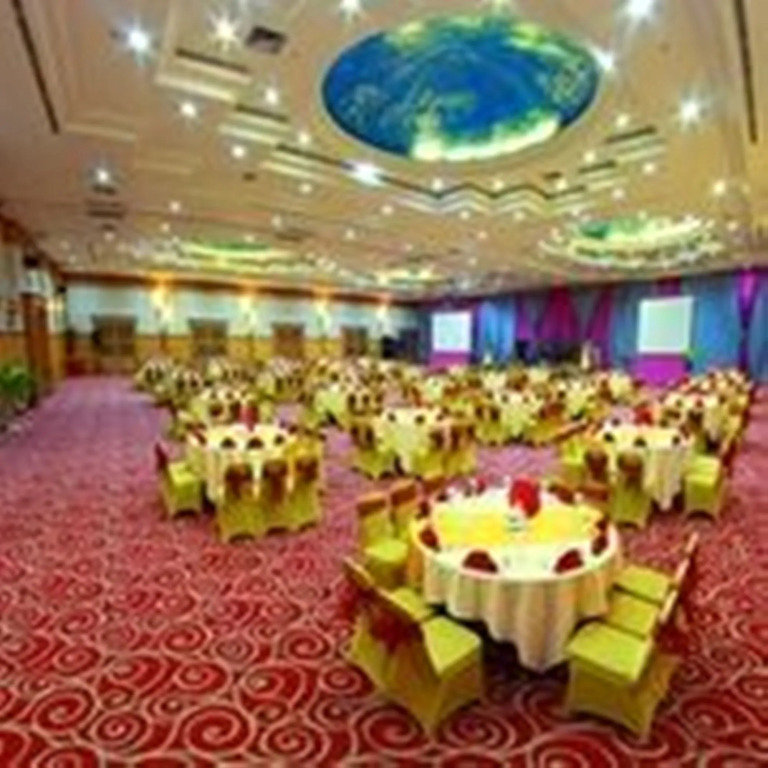 Rocky Plaza Hotel Padang