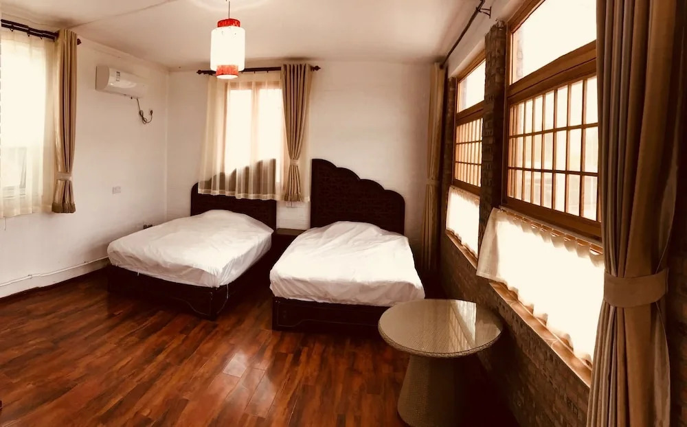 Manhong's Private Courtyard
