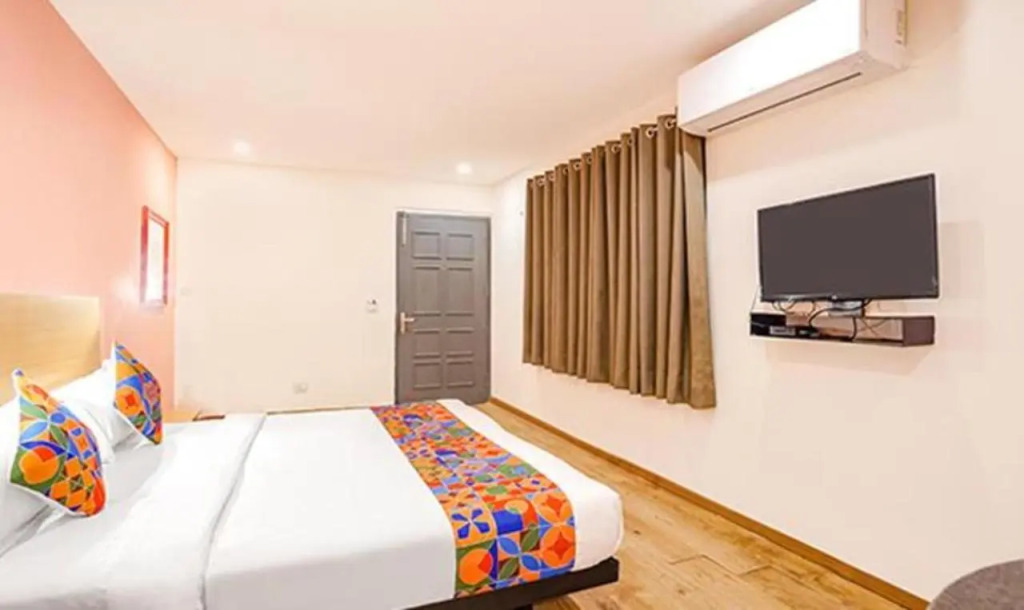 Townhouse Hotel Royal Adress Nearest Parthala Chowk