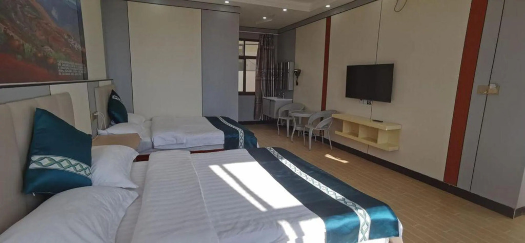 Hongtu Qicai Renjia Hostel