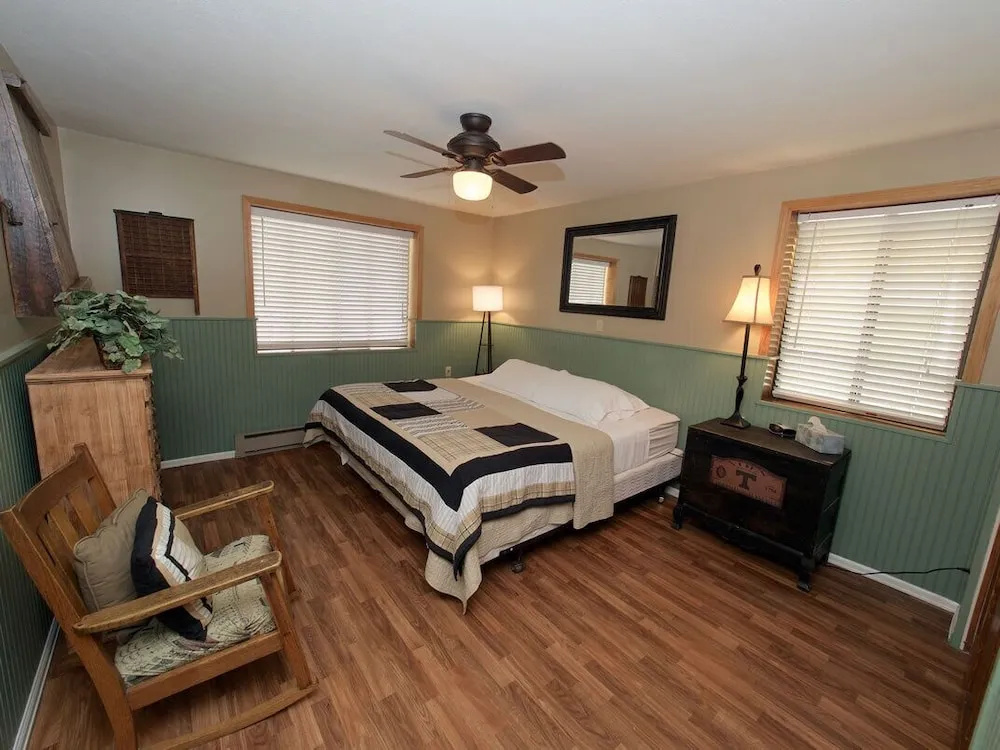 Aspen Creek - 4 Bedroom with Hot Tub on Chalk Creek Home