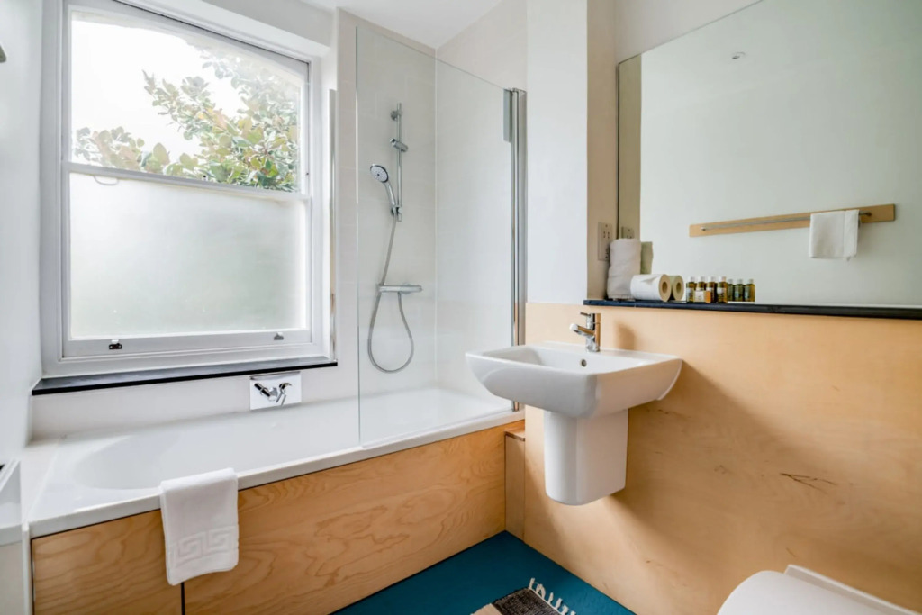Bright Two Bedroom Apartment Near Vibrant Camden Town
