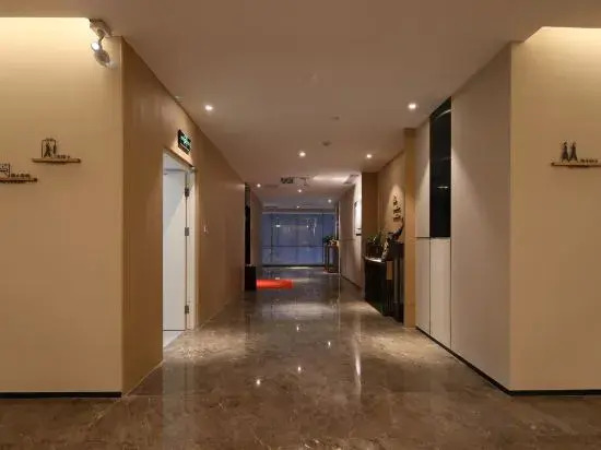 Natural Land Hotel (Zhengzhou CBD Exhibition Center)