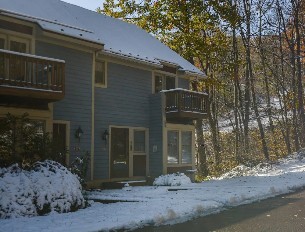 Villages of the Wisp Lakeview Court 2 Bedroom Townhome #39