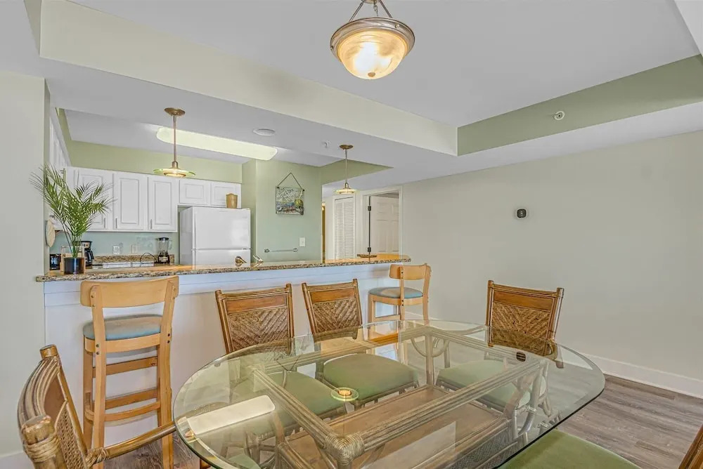 Paradise Resort 410