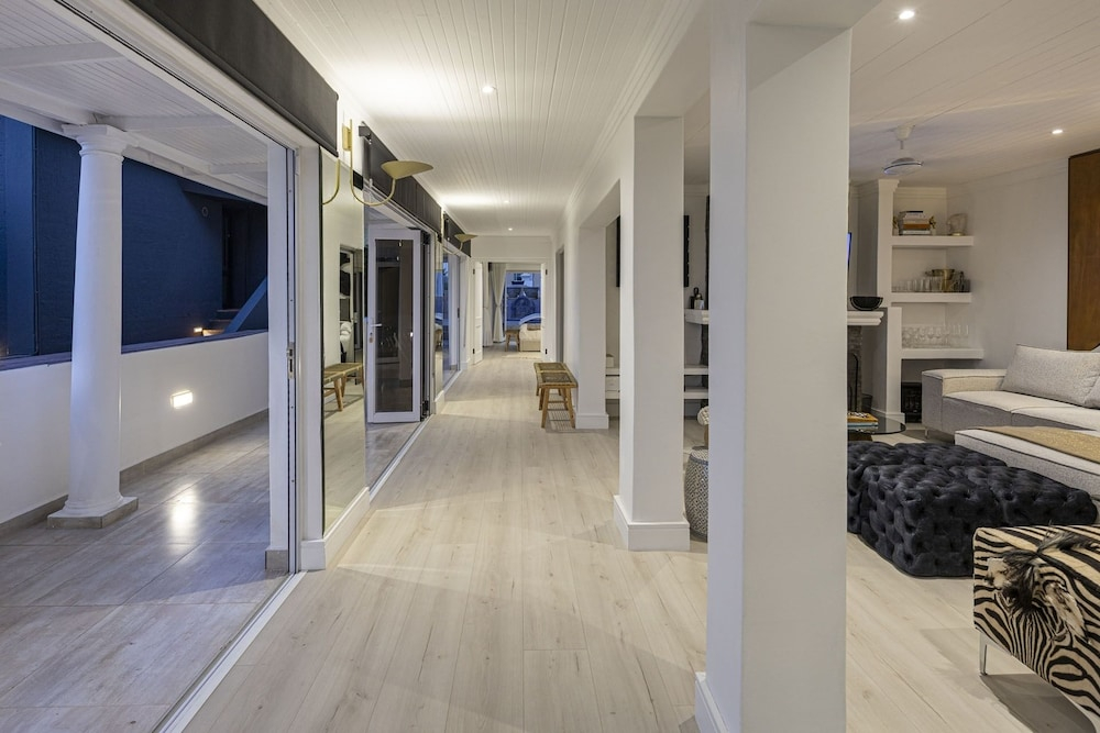 Clifton YOLO Spaces - Clifton Petite Villa