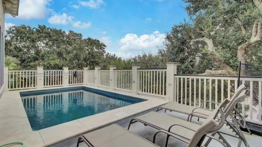 13 57th Avenue by Avantstay Rooftop, Decks + Pool