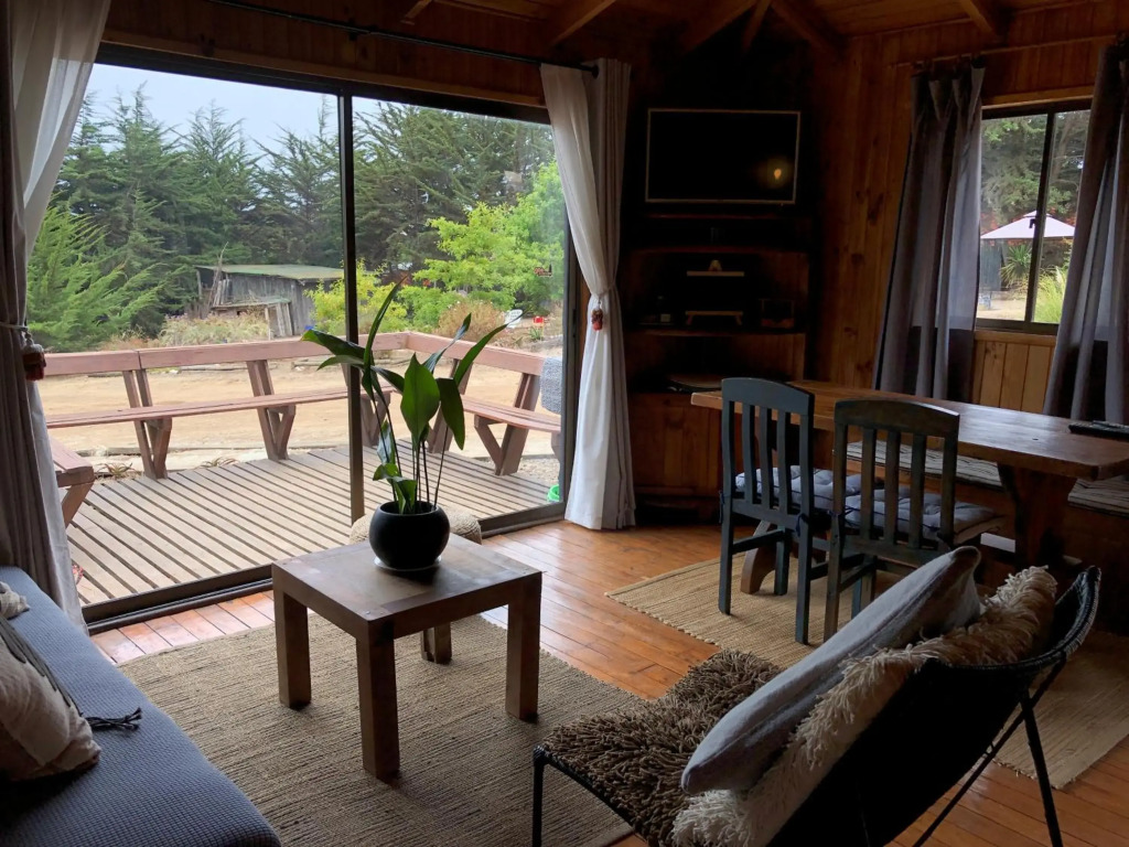 Cabañas Hostal Punta de Lobos Surf & Relax