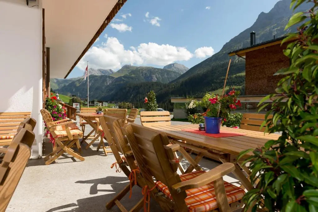 Gasthaus & Pension Alphorn
