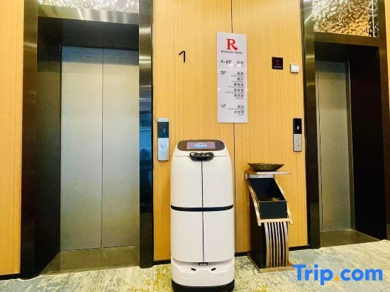 R ROYALSS HOTEL(Chengdu Jinniu Wanda North Railway Station）)