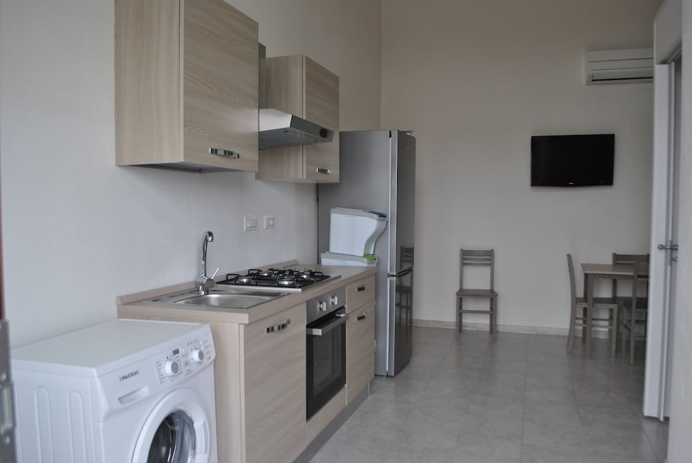 Luxar room