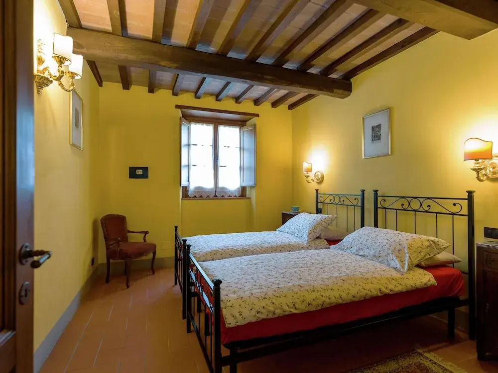 Villa in Cortona with Pool and Val di Chiana View