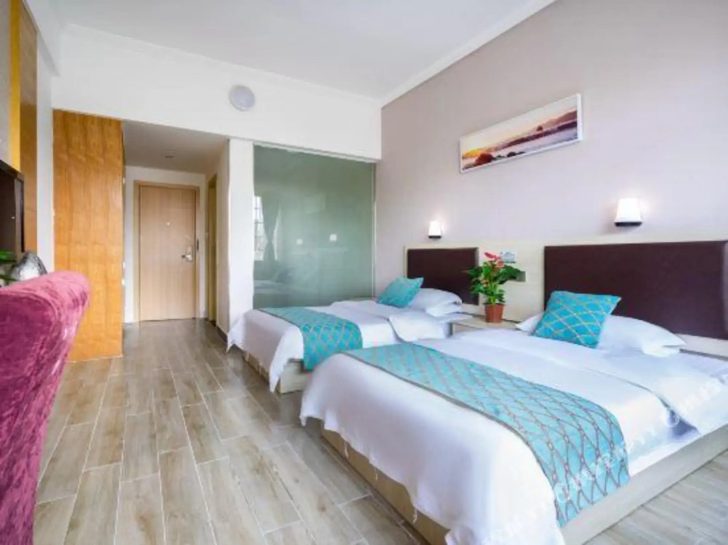 IU Hotel (Beihai High Speed Rail Station Store)