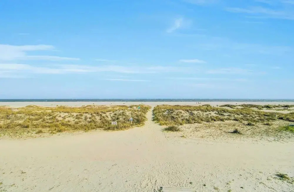 103 H Tidewater by Avantstay Walk to Beach Community Pool