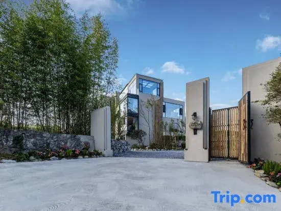 WuYun Designer Boutique Hotel Closest to Tianmen & Fox Fairy Show