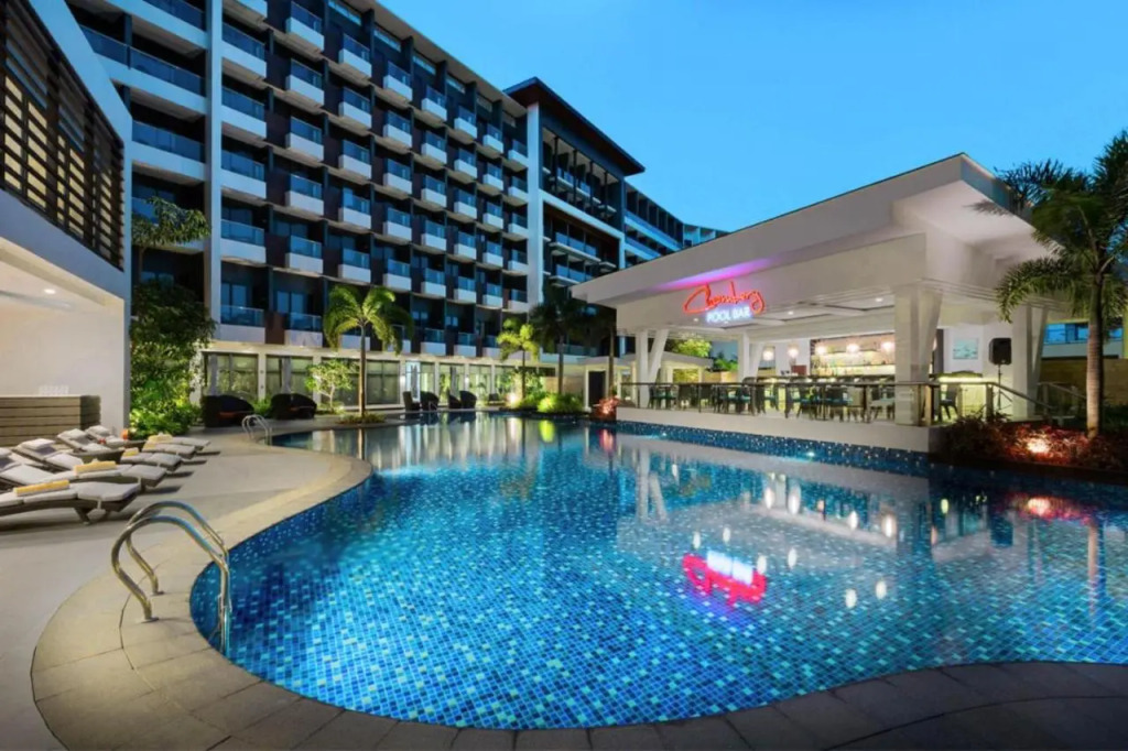 MCollection - Poolside Escape Near Boracays Iconic Keyhole