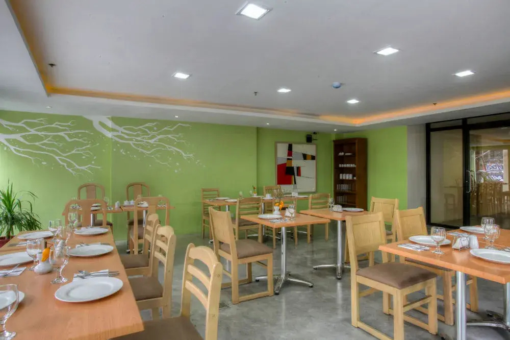 Fersal Hotel Makati Avenue