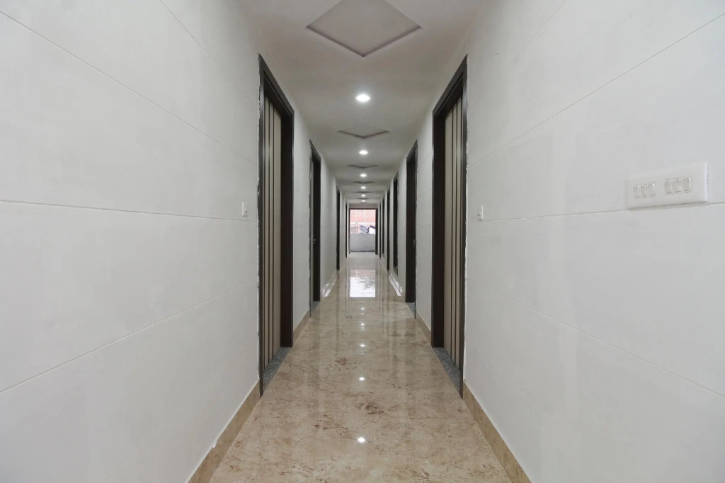 OYO 65596 Hotel Hira Ganga