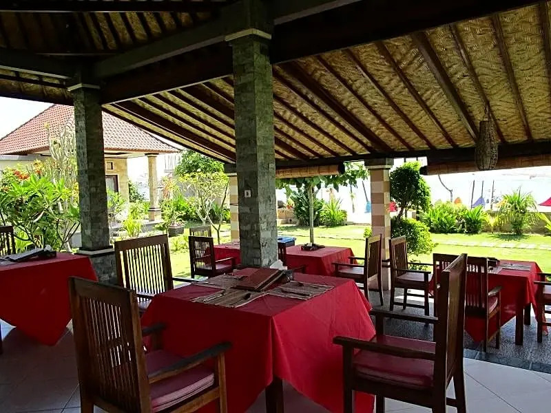 Yogi Beach Bungalow & Restaurant Lembongan