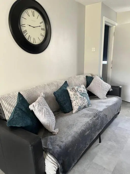 Recently refurbished 2 storey 2 bedroom apartment