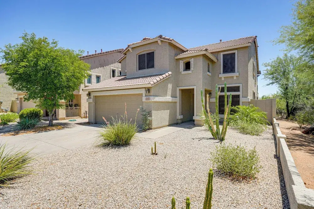 Spacious Family Oasis in Cave Creek!