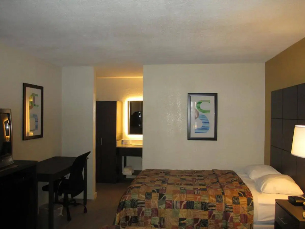 Motel 6 Charlotte, NC Northlake