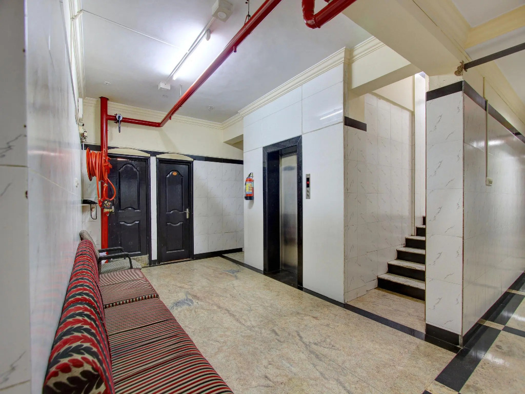 OYO 12985 Sabharwal Viceroy