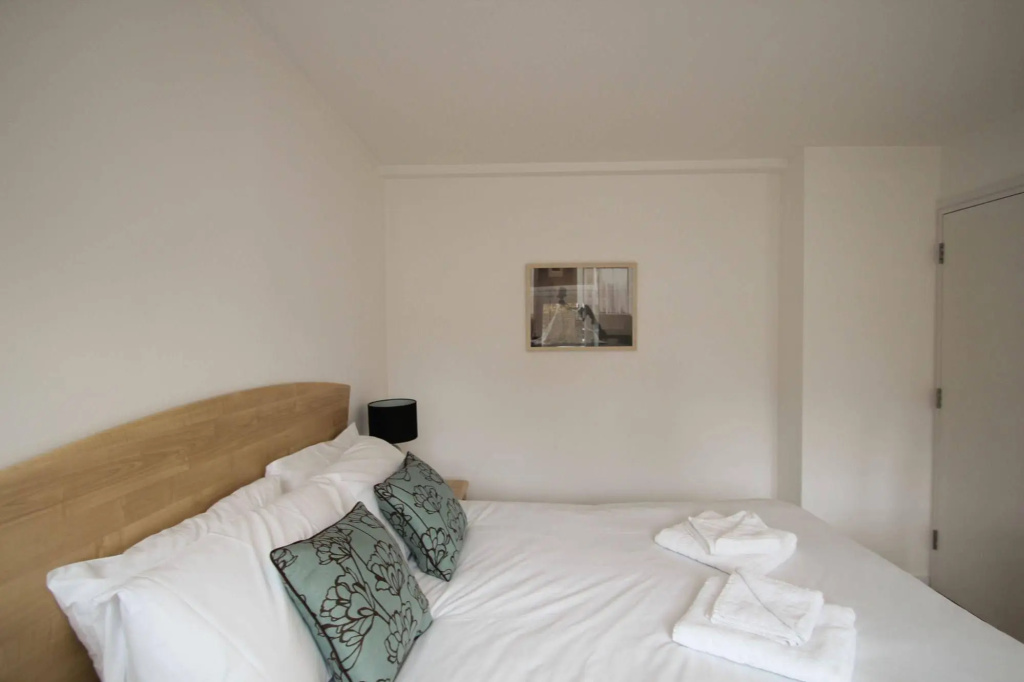 Knights Court Apartments